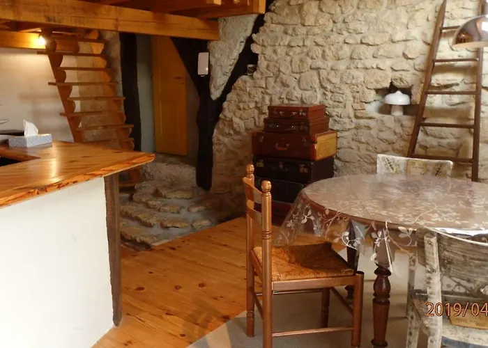 Hotel L'abri Pen'art Gondreville (Meurthe-et-Moselle)